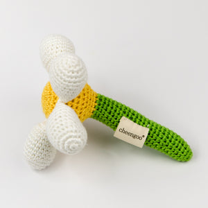 Cheengo white daisy rattle