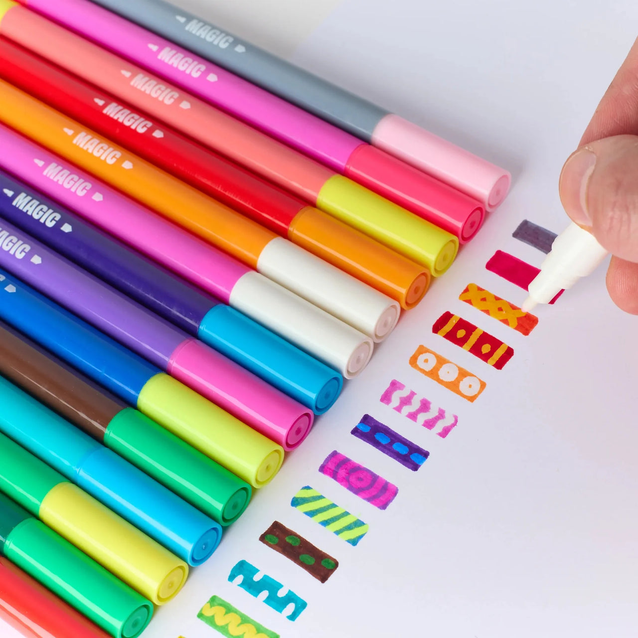 16 Magic Twist Markers
