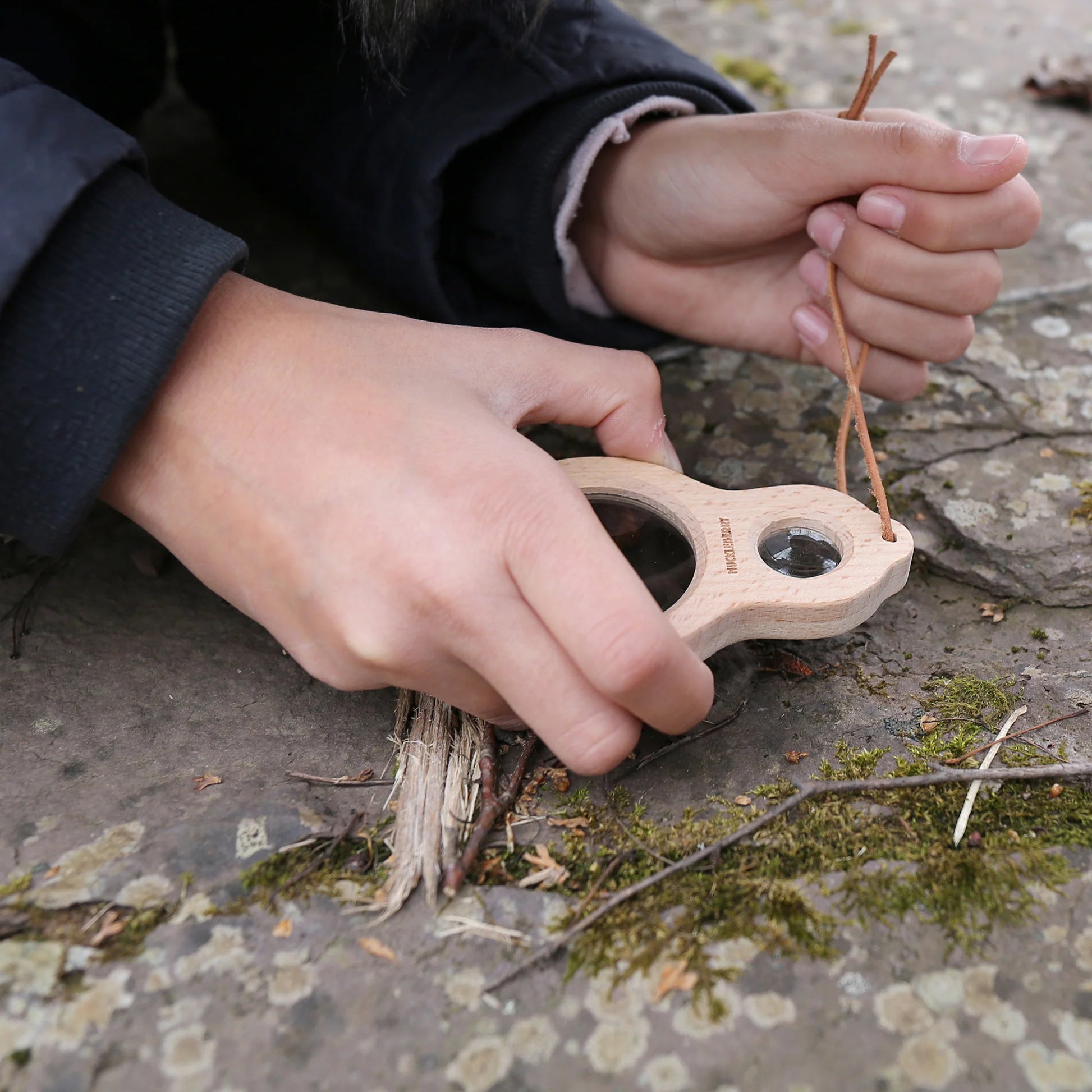 Kikkerland Huckleberry Dual Magnifier