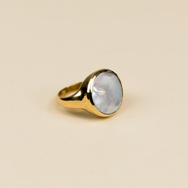 Lacuna Ring - Mother of Pearl