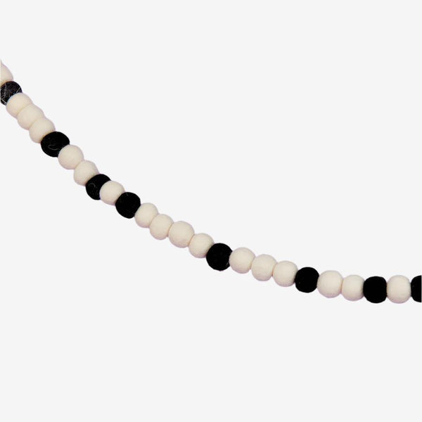 Pom Pom - B&W